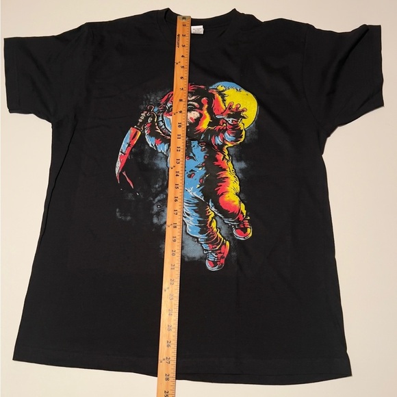 NWOT  "Chucky Jumping With Knife" Unisex Silkscreen T-Shirt Horror Size Large - Picture 2 of 5